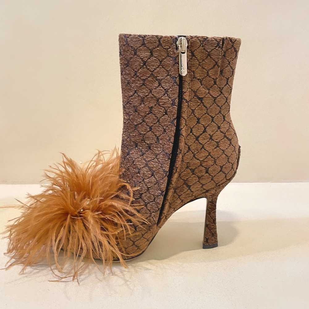 Sam Edelman Women's Ency Feather Heel Bootie Coco 6.5M